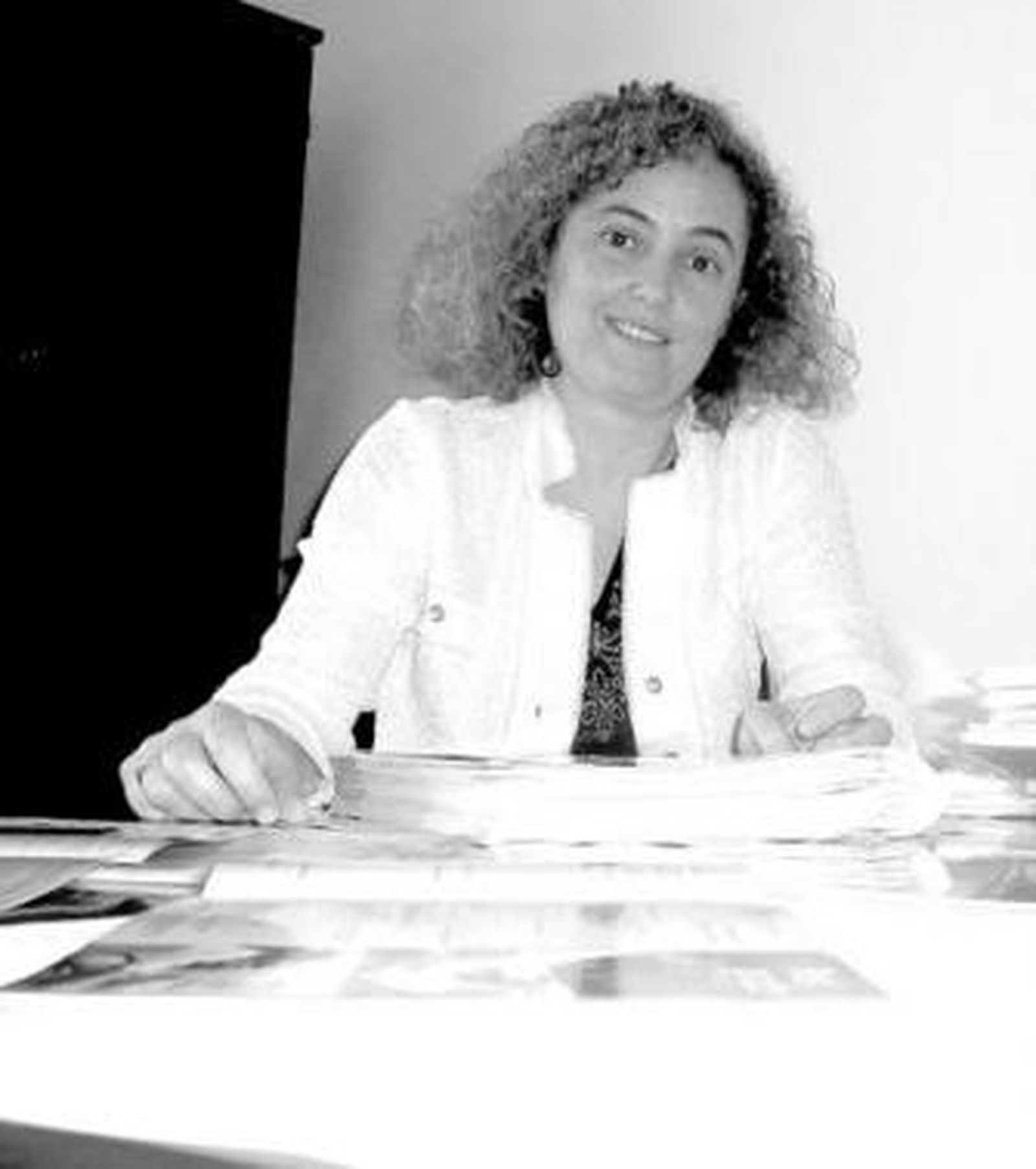 La vicerrectora, Trinidad Angosto, ya trabaja en los futuros títulos.