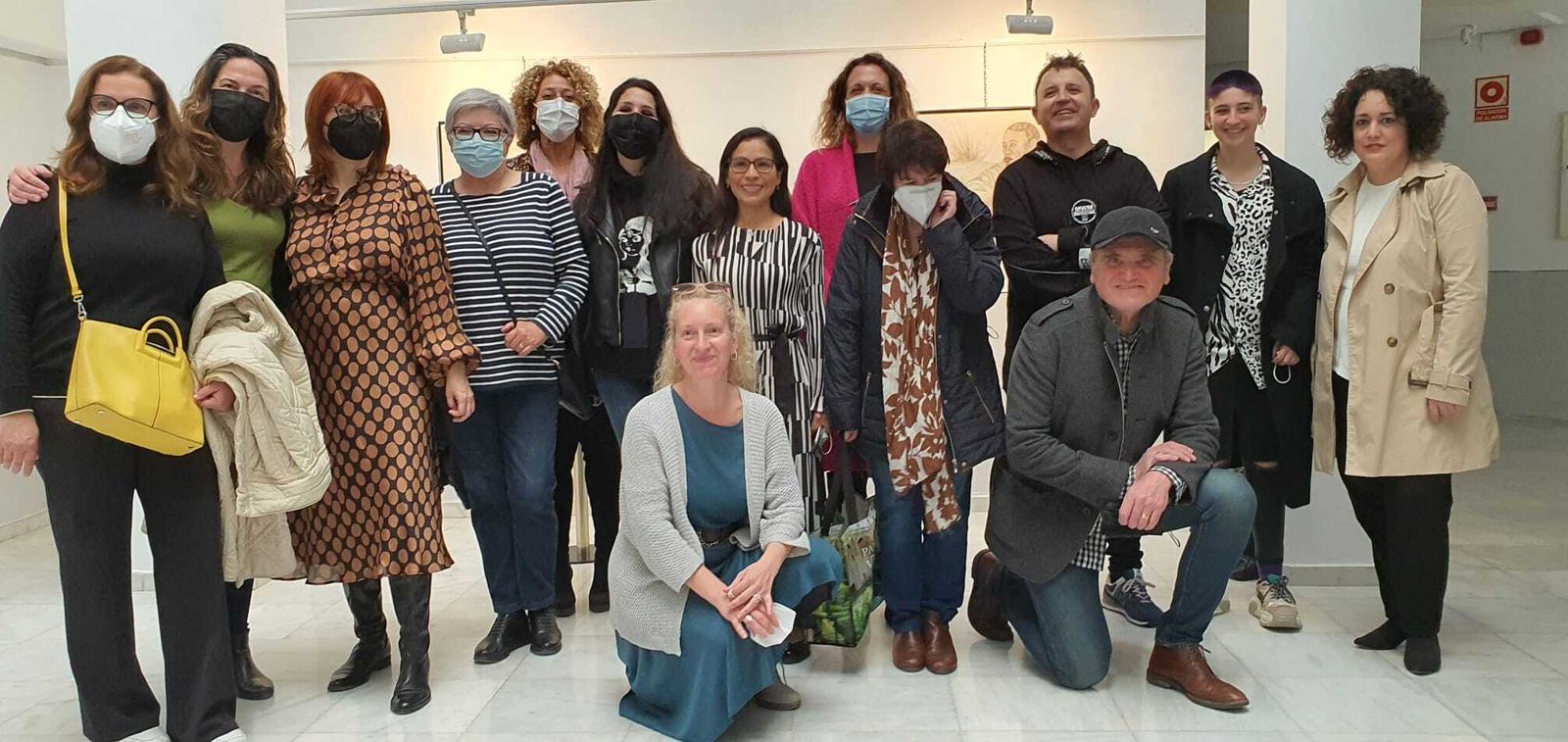 Inauguración de la muestra colectiva de carácter solidario en el centro municipal La Morana.