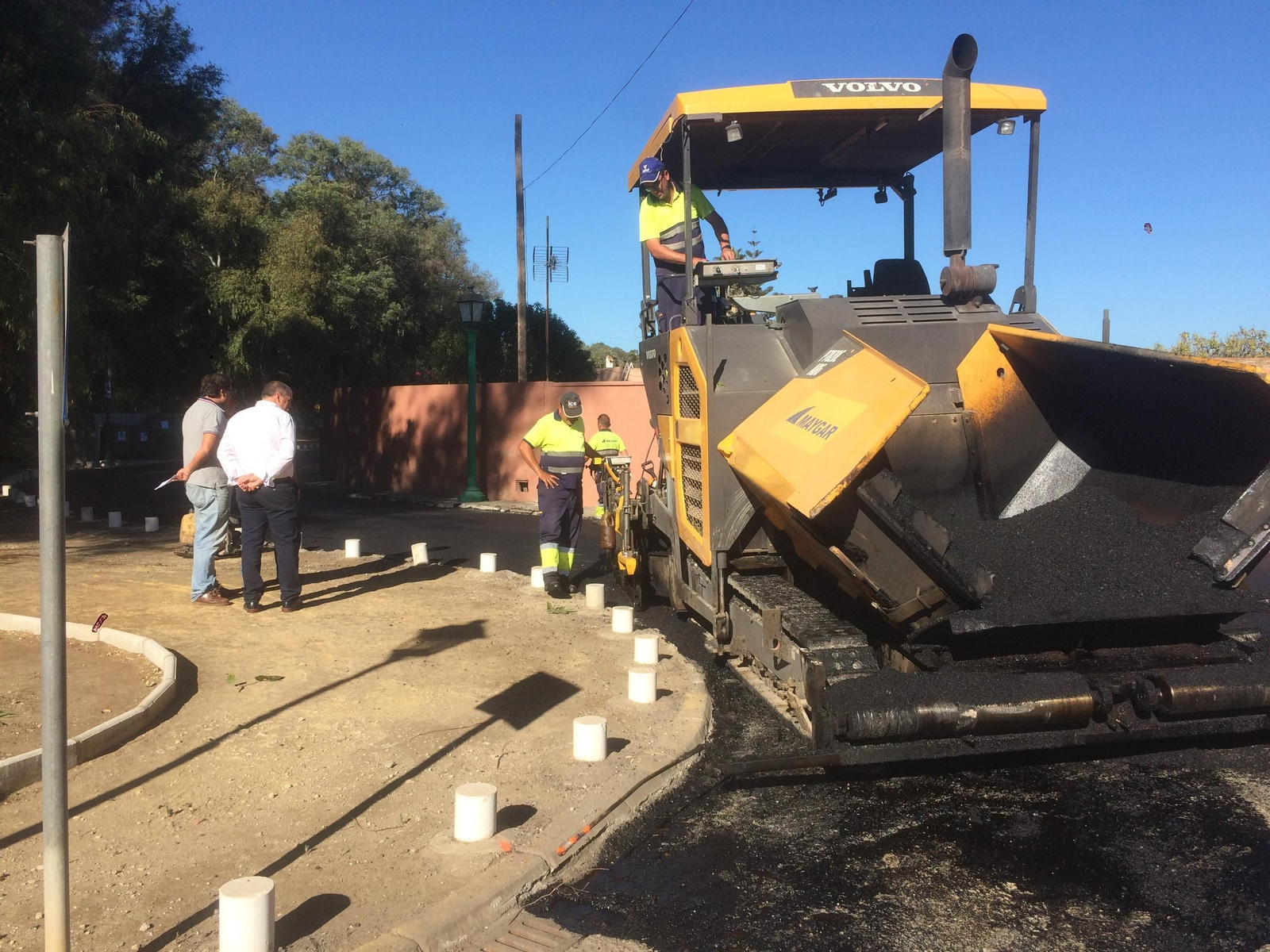 Una obra de reasfaltado en Los Barrios.