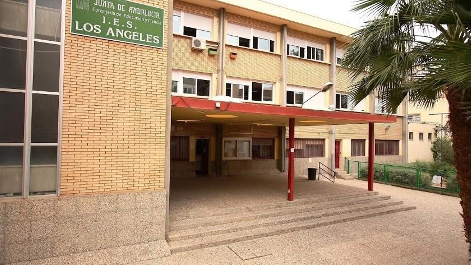 Fachada del IES Los Ángeles, de Almería capital.