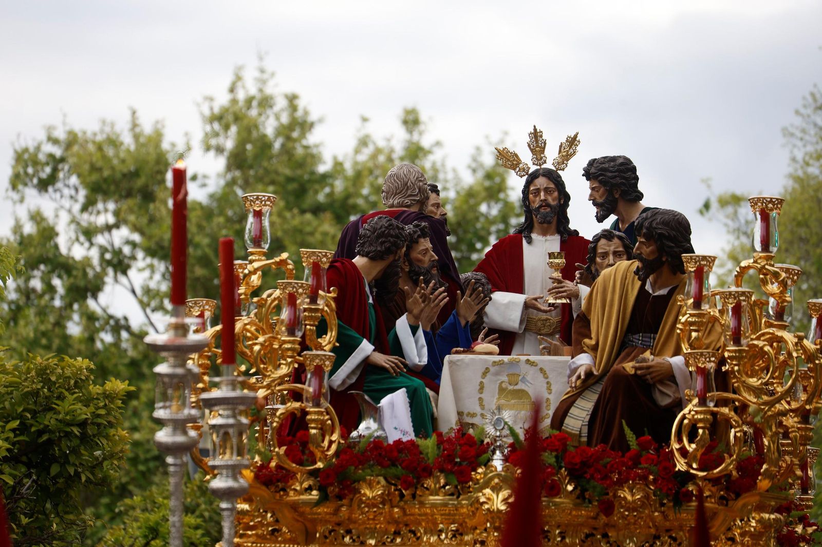 La procesión de la Sagrada Cena en este Jueves Santo de Córdoba, en imágenes