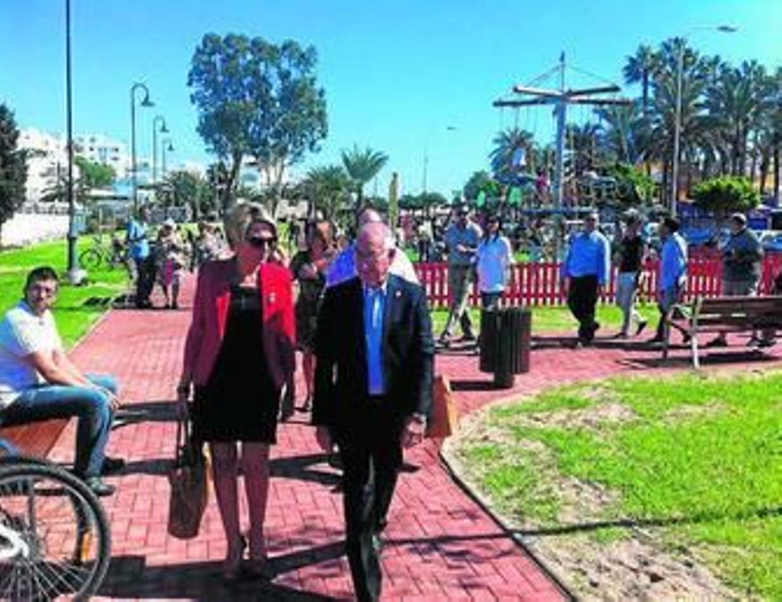 Inauguración del nuevo parque coincidiendo con el Día del Turismo.