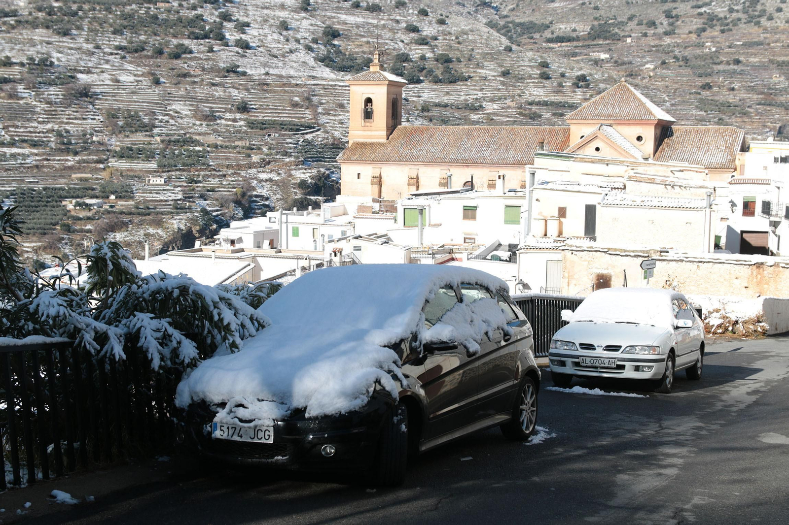 La nieve cubre de blanco la Alpujarra Almeriense