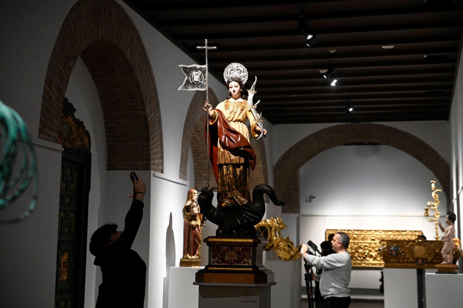 Las mejores fotos de la exposición 'El legado de la fe' sobre patrimonio cofrade cordobés restaurado