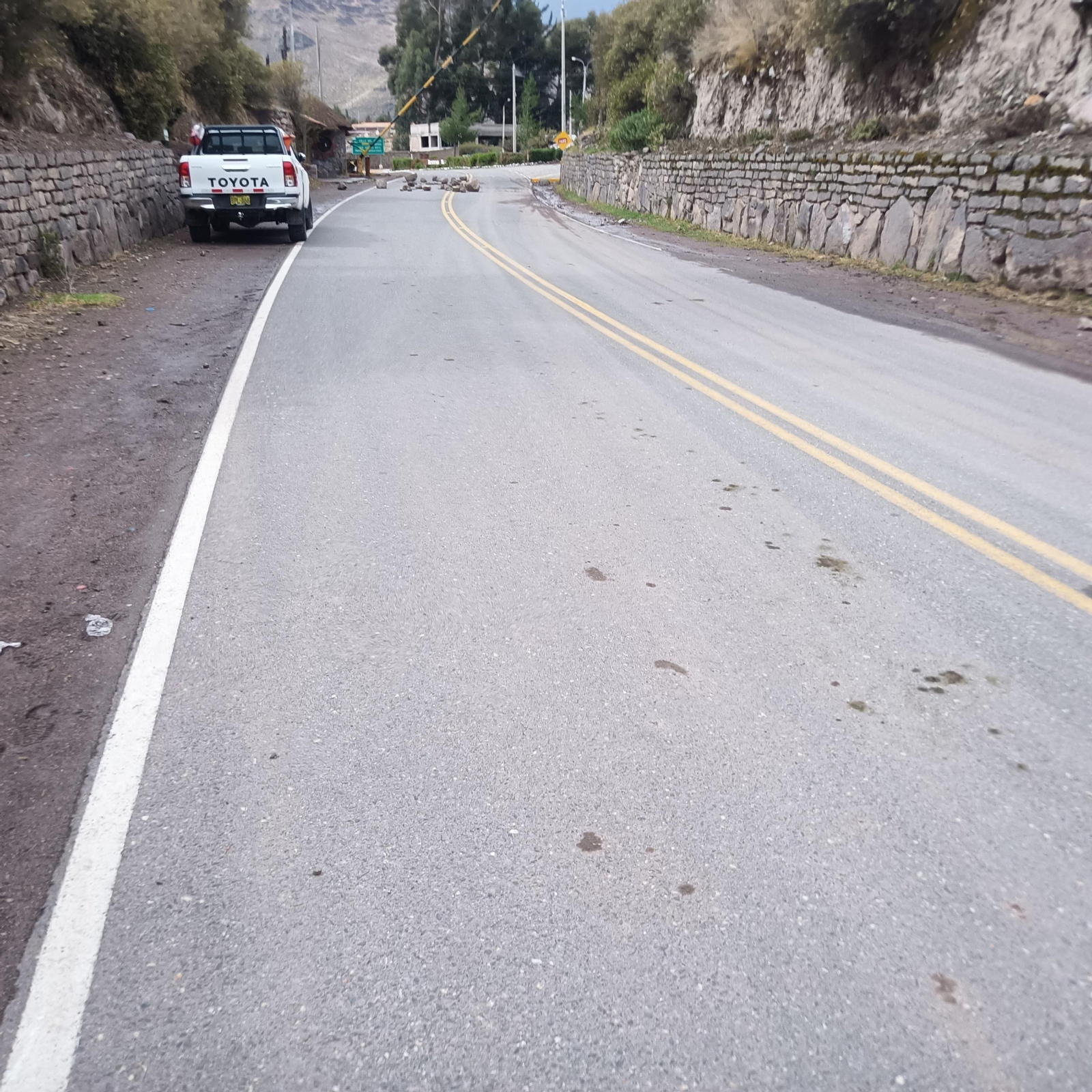 Carreteras cortadas en Perú por los insurrectos.