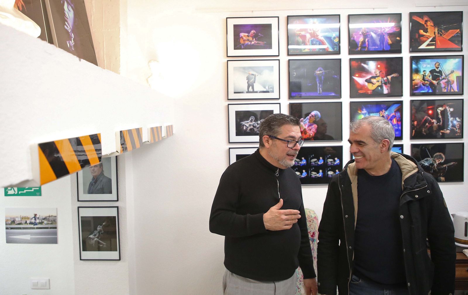 Fotos de la exposición de Tomoyuki Hotta 'Tomo los muros, prende la vida' en Algeciras