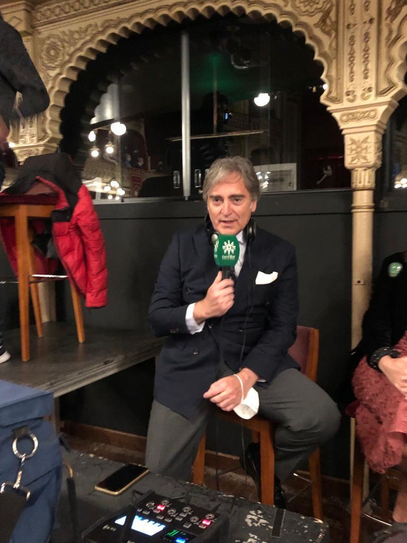 El Guaperas rides again