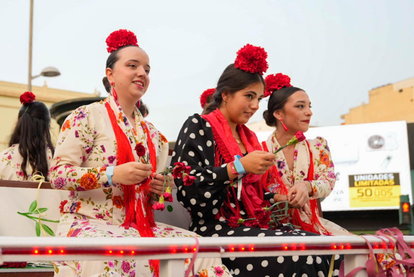 Así se ha vivido la Batalla de Flores en la Feria de Almería
