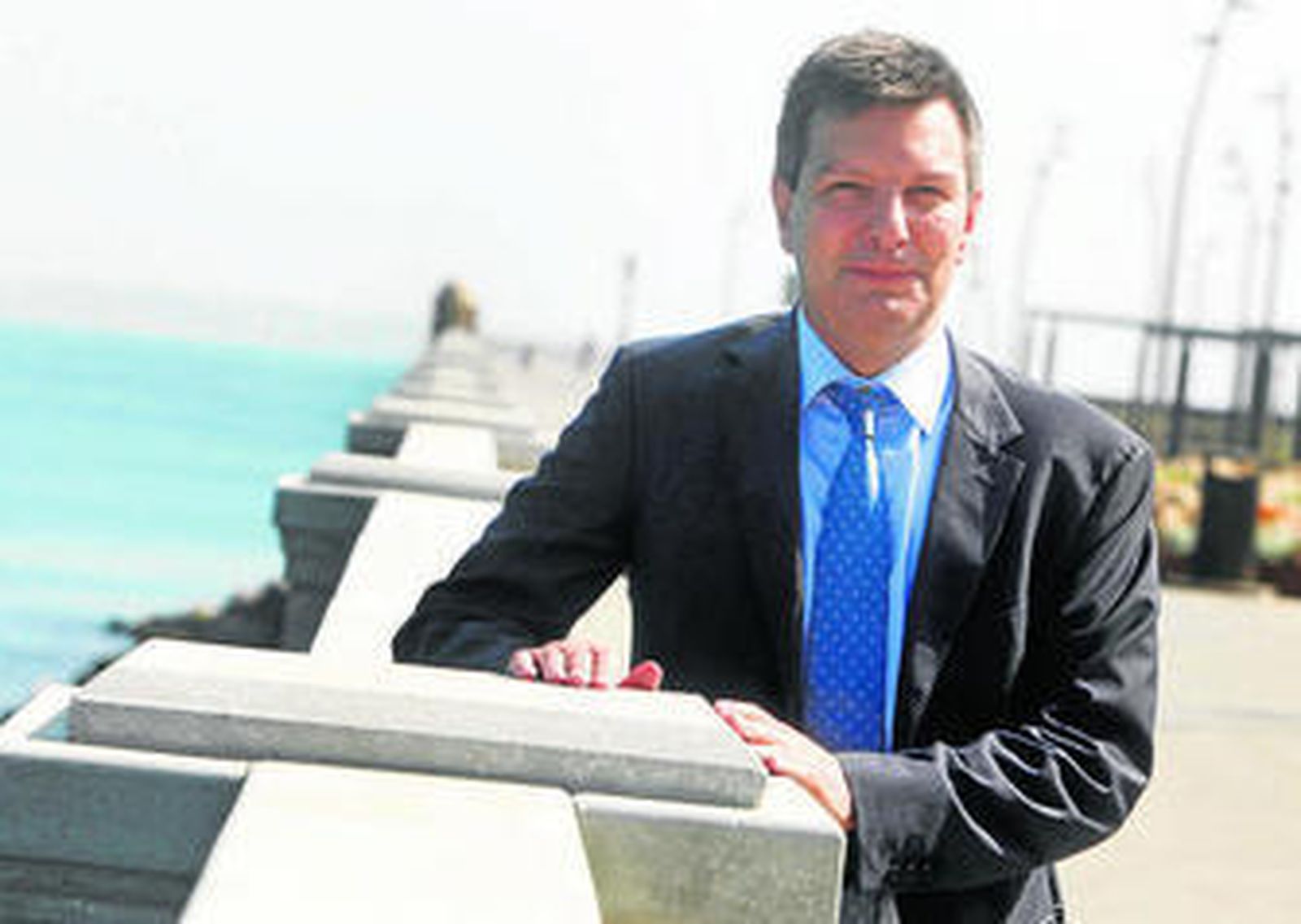 El presidente de la ASNEF, Óscar Cremer, ayer en la terraza del Parador durante un receso de la asamblea.