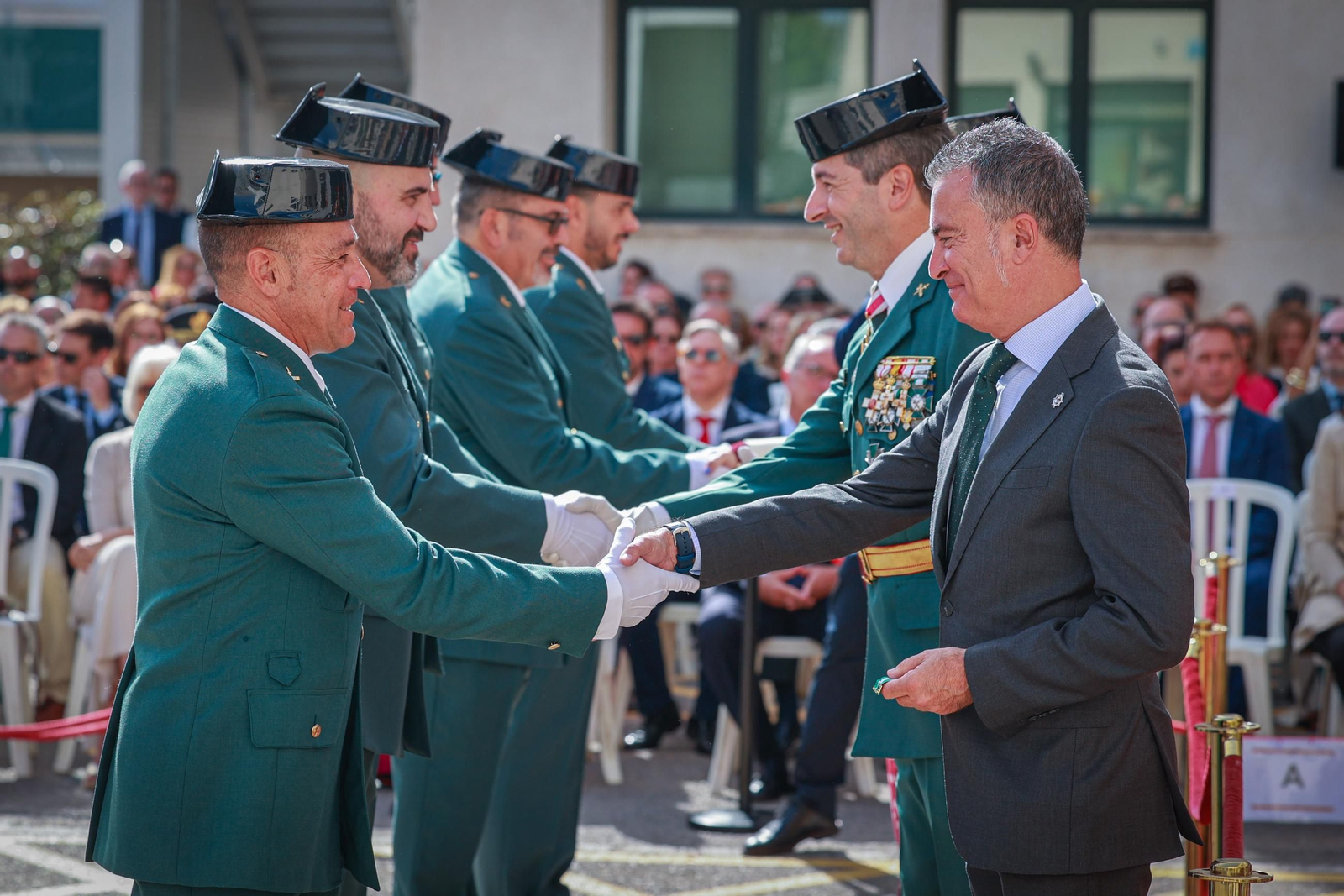 Las imágenes de los actos del Día del Pilar de la Guardia Civil de Cádiz