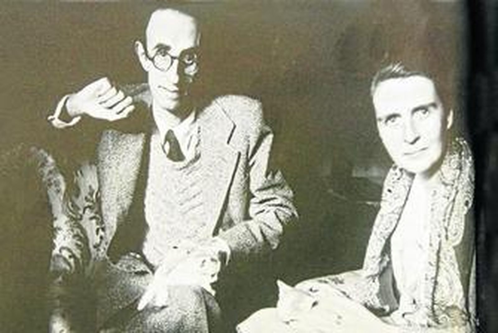 El poeta Màrius Torres junto a Mercè Figueras, en el Mas Blanc, en 1942.