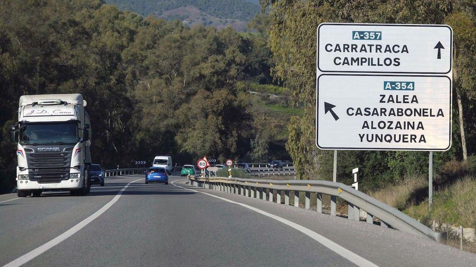 La A-357 al inicio de su trazado como carretera convencional, dirección Campillos.