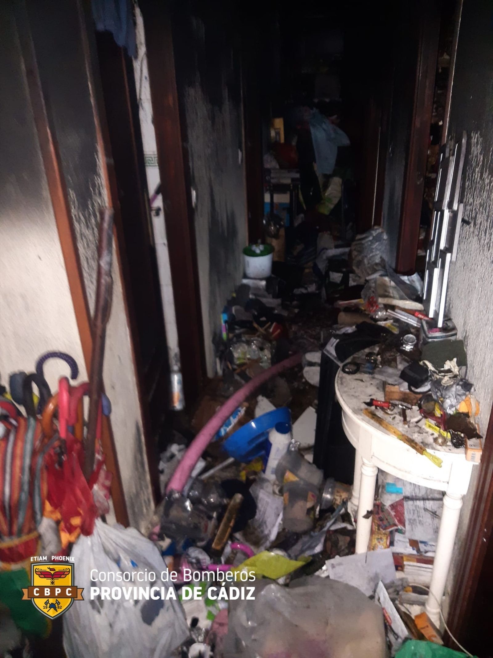 Interior de la vivienda afectada por el incendio.
