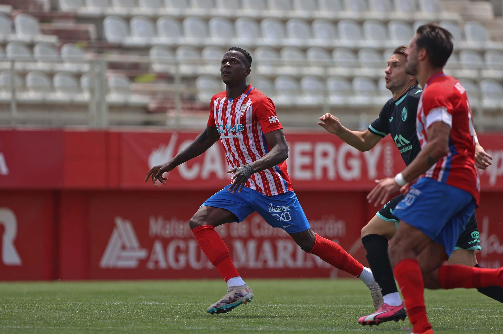 Las  mejores fotos del Algeciras - Atlético Baleares de Primera RFEF