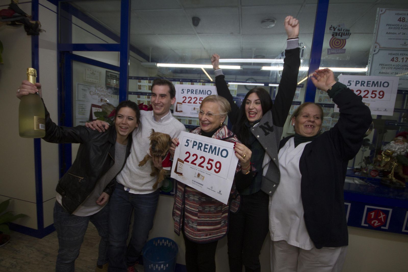 La emoción se desbordó en la administración de la calle Cisne al ir conociendo los premios.
