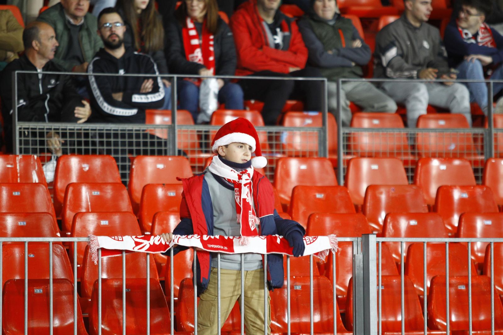 Búscate en las fotos del Almería-Cádiz