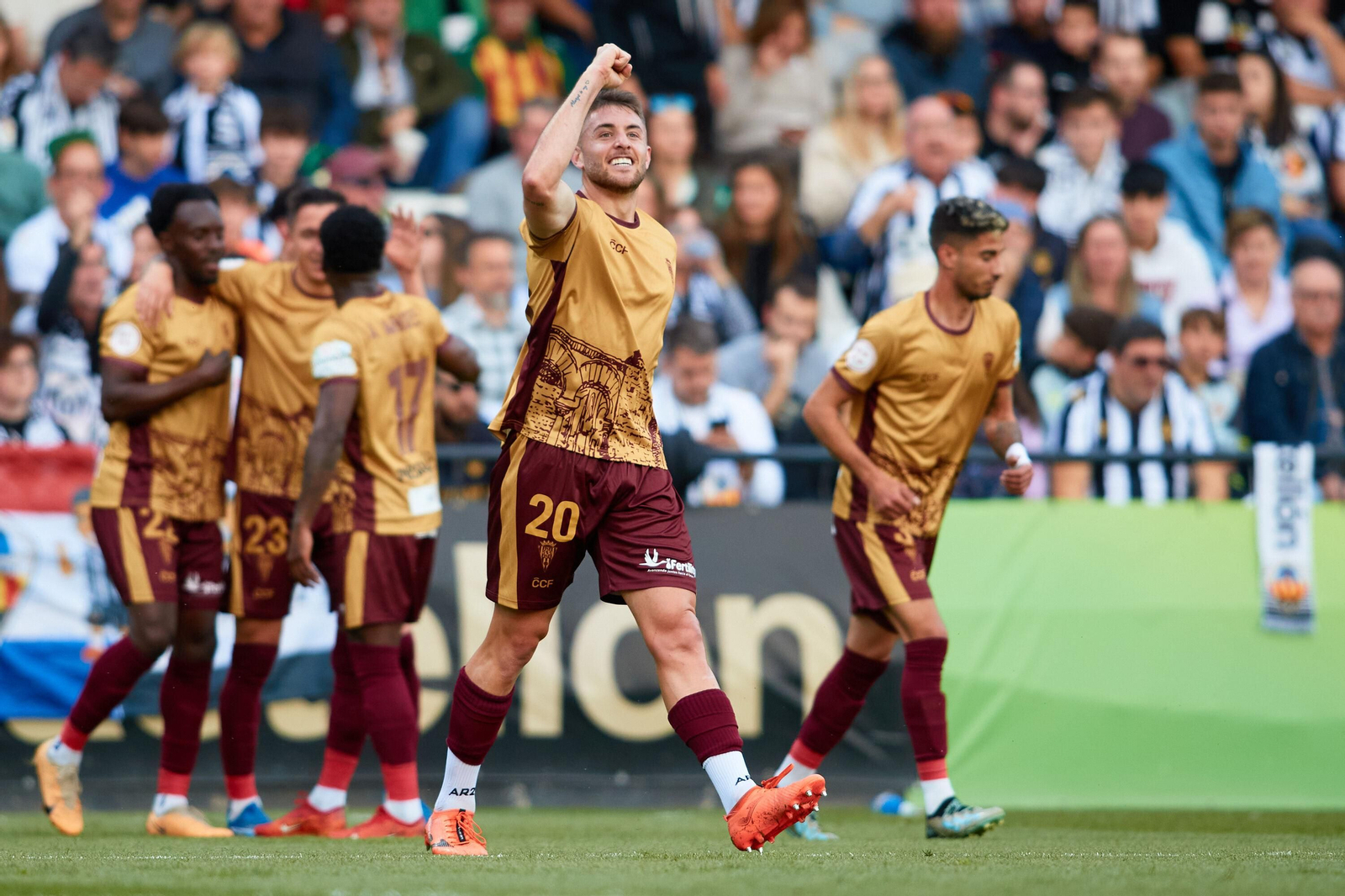 Las mejores fotos del ambiente en Castalia para el Castellón - Córdoba CF