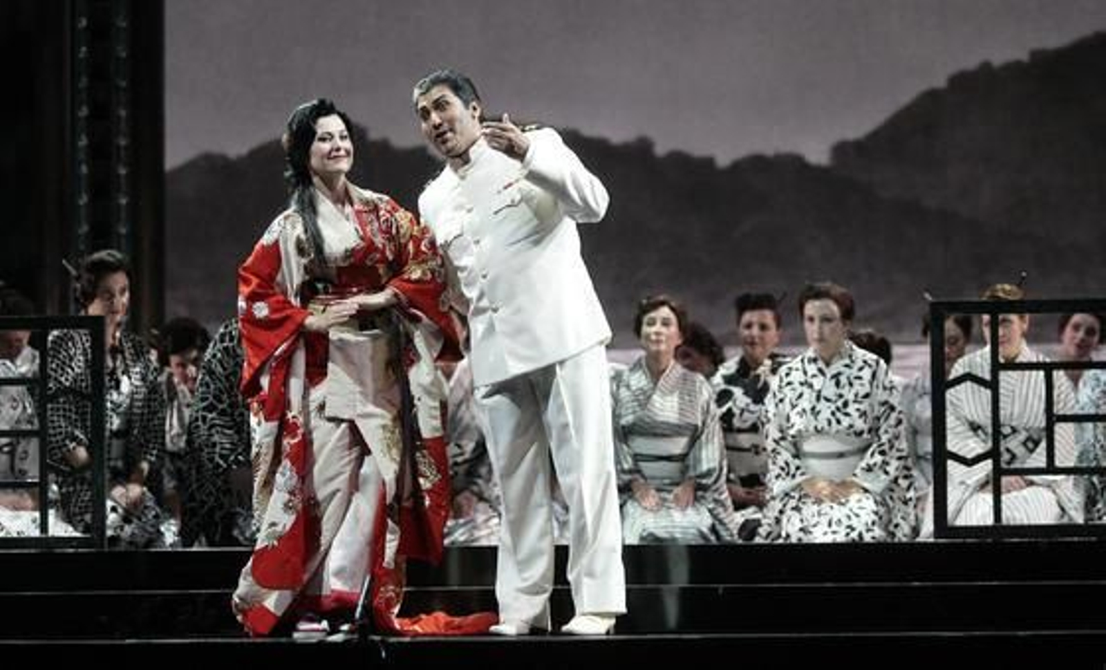 Ensayo general de 'Madama Butterfly' en el Teatro de la Maestranza. / Juan Carlos Muñoz