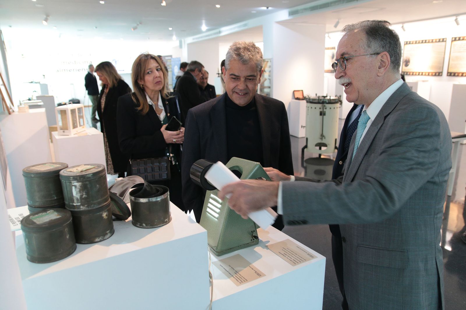 La exposición 'Historia de la medicina almeriense', en la UAL