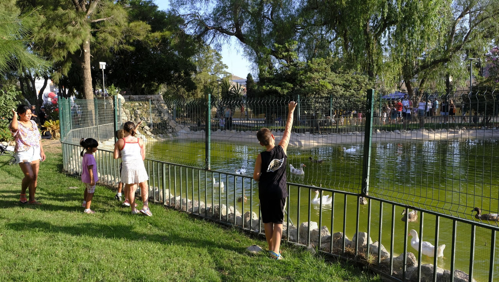 Inauguración del Parque de los Derechos Humanos, en Villa Inés (Huércal de Almería), en imágenes