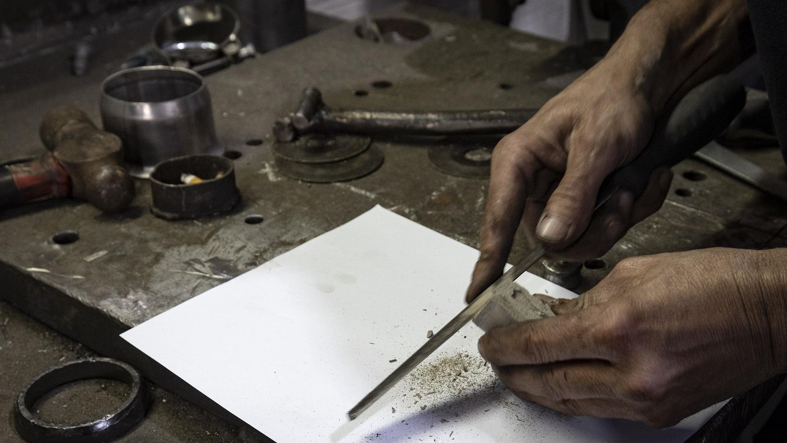 Extracción de metales de un catalizador.