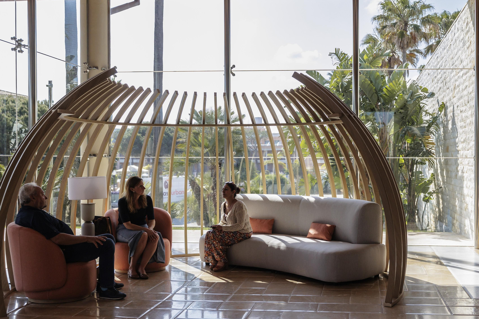 Así ha quedado el Hotel Barrosa Palace en Chiclana  tras su reforma.