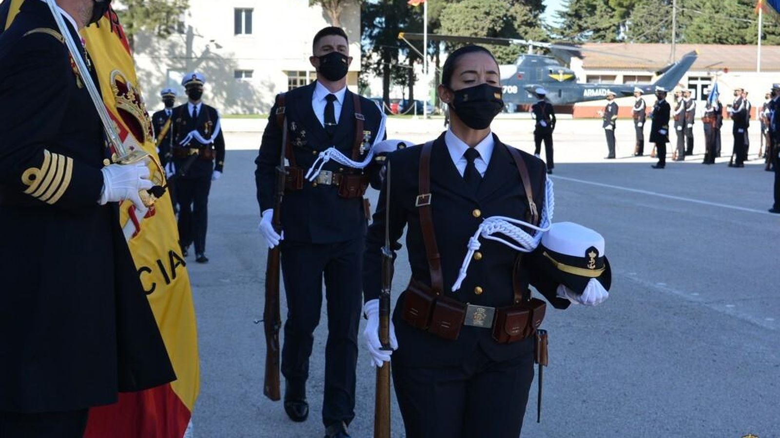 Jura de bandera de la nueva promoción de suboficiales de la Armada.