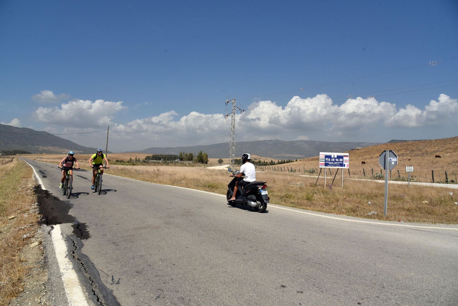 Carretera de acceso al Santuario de la Virgen de la Luz, en Tarifa