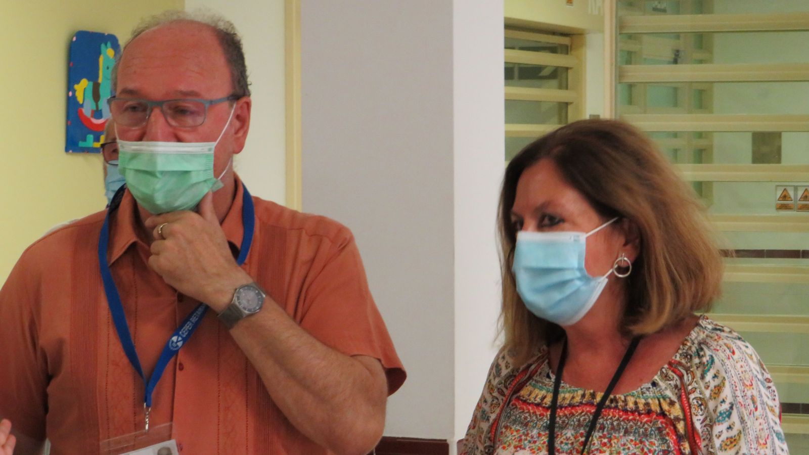 Thomas Wüthrich, director regional de la Educación en el Sistema Penitenciario en Suiza Oriental, y María del Mar Soriano, subdirectora de Tratamiento de El Acebuche.