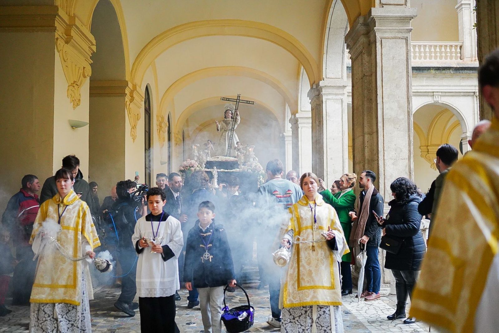 Así se ha vivido el Domingo de Resurrección en los templos en Granada