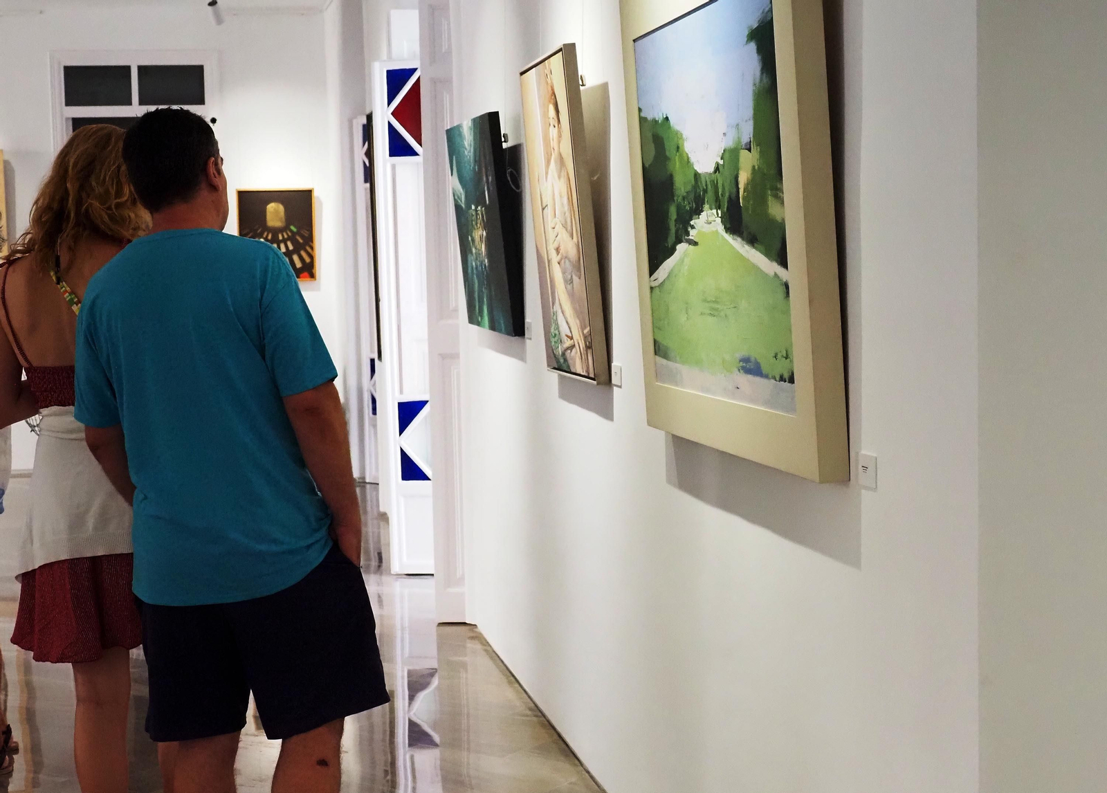 Enrique Romero Santana regresa a Lepe y pone en marcha la primera galería de arte de la ciudad.