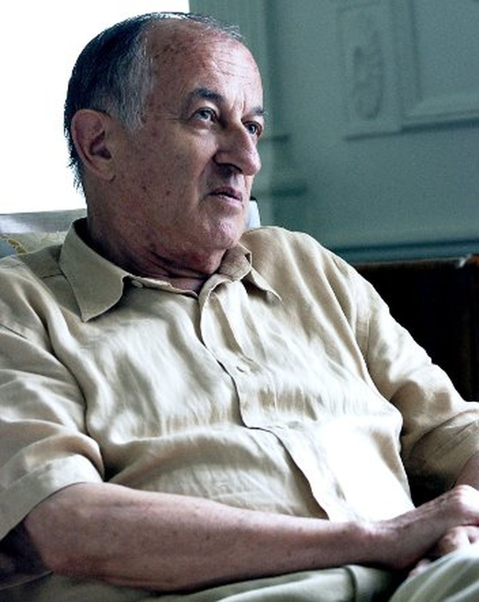 El Premio Cervantes honra la voz crítica de Juan Goytisolo