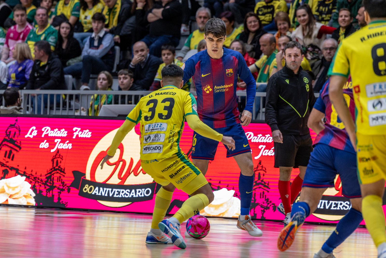 Las mejores imágenes del espectacular encuentro entre Jaén Paraíso Interior FS y Barça (3-3)