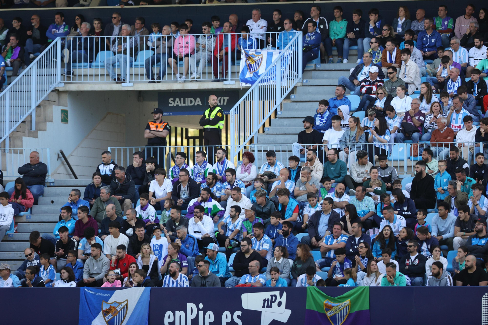 Búscate en las gradas de La Rosaleda durante el Málaga CF - Real Murcia