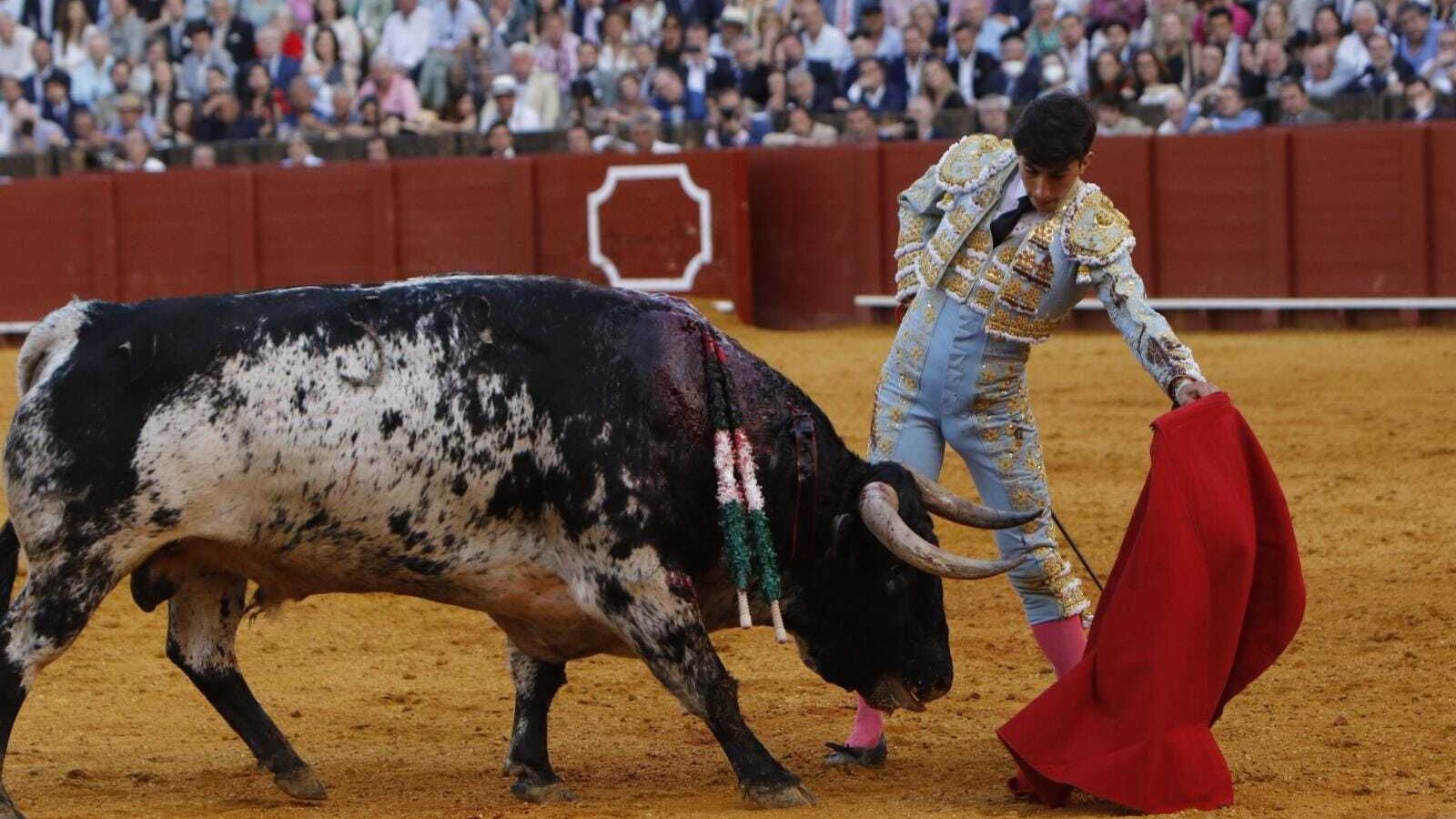 Manuel Perera con su segundo toro