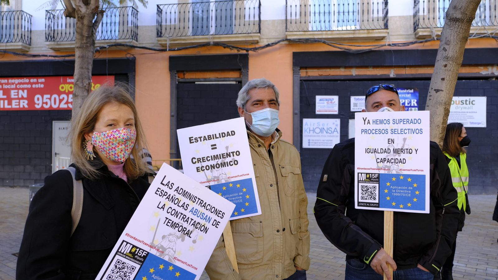 Manifestantes reivindican sus derechos y que se apliquen las normas europeas.