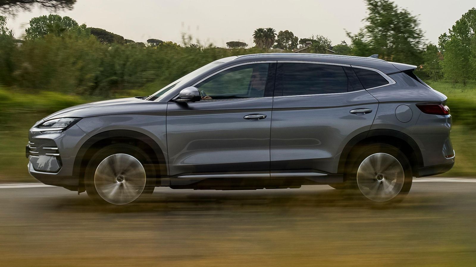 Lanzado como eléctrico, apenas se inició su comercialización estrenó versión híbrida enchufable y, en la actualidad, ya son tres las que tiene de este tipo.