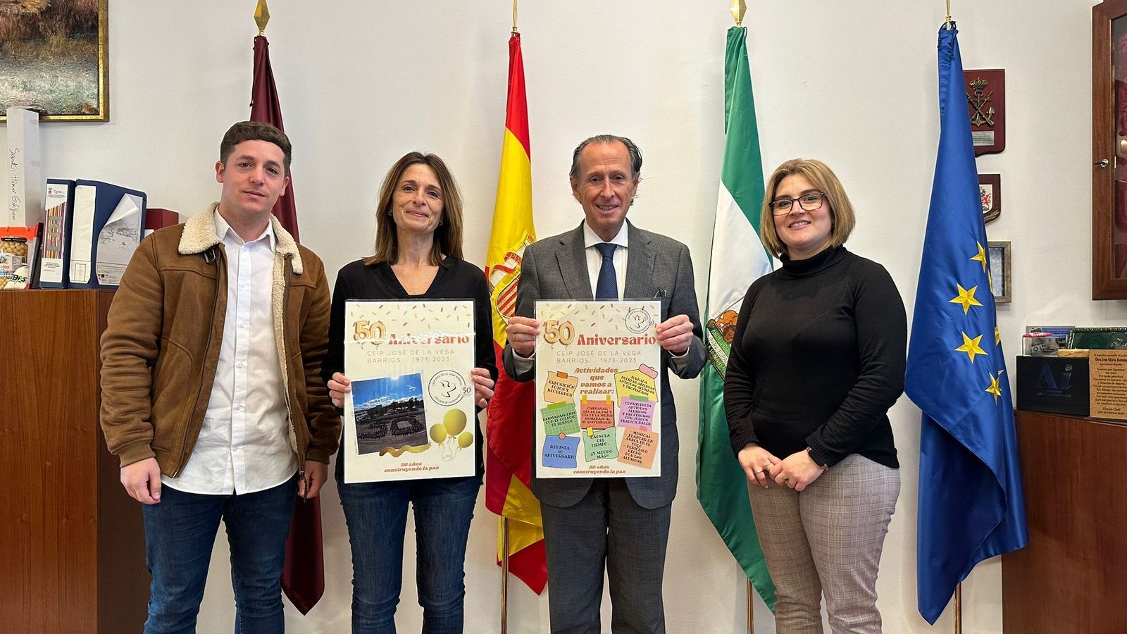 Encuentro entre representantes del Gobierno municipal y el centro educativo.