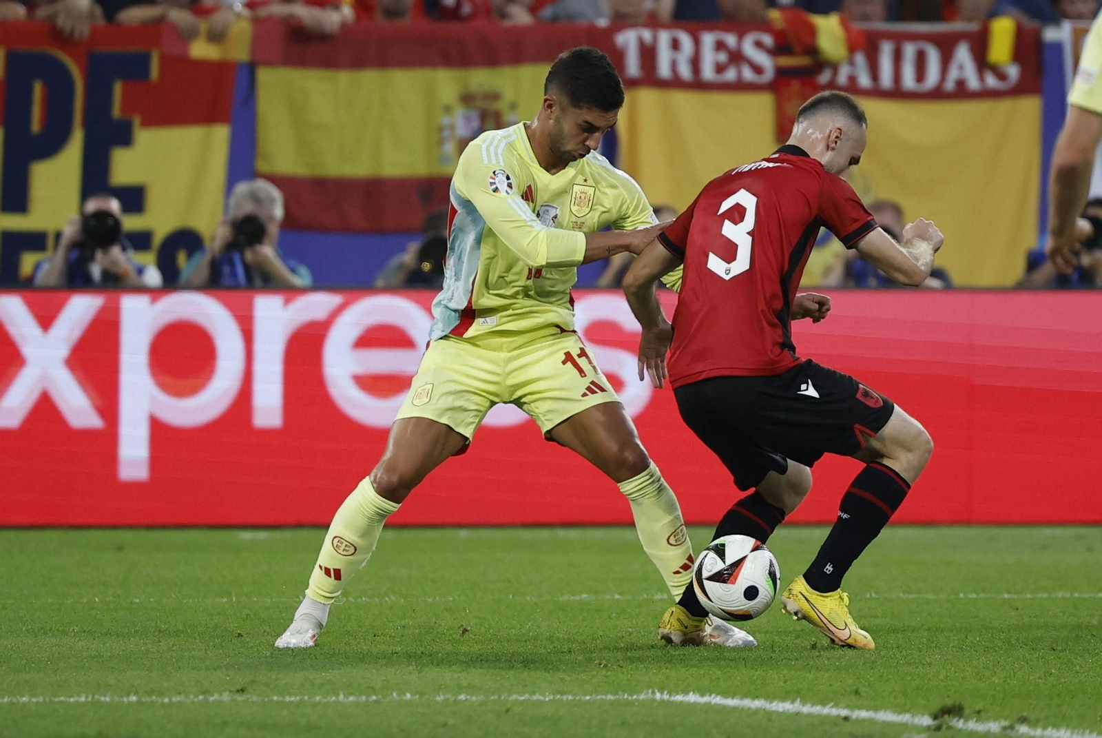 Las fotos del Albania - España