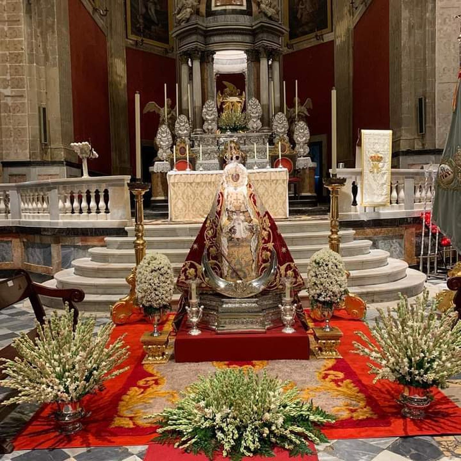 La Patrona saldrá este jueves a la Plaza de España tras permitirse de nuevo las procesiones en la calle