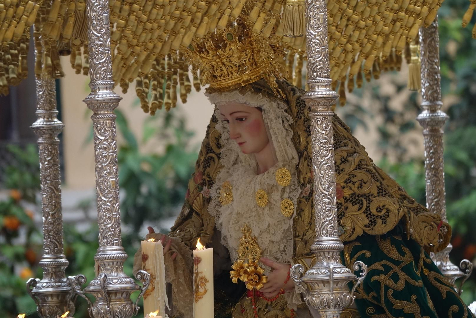 Las fotos de Estudiantes, en el Lunes Santo de Málaga