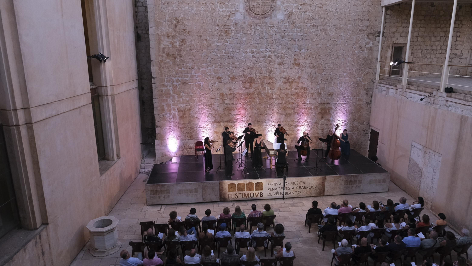 Imágenes del concierto de Harmonía del Parnás en el Festival de Música Renacentista y Barroca de Vélez Blanco