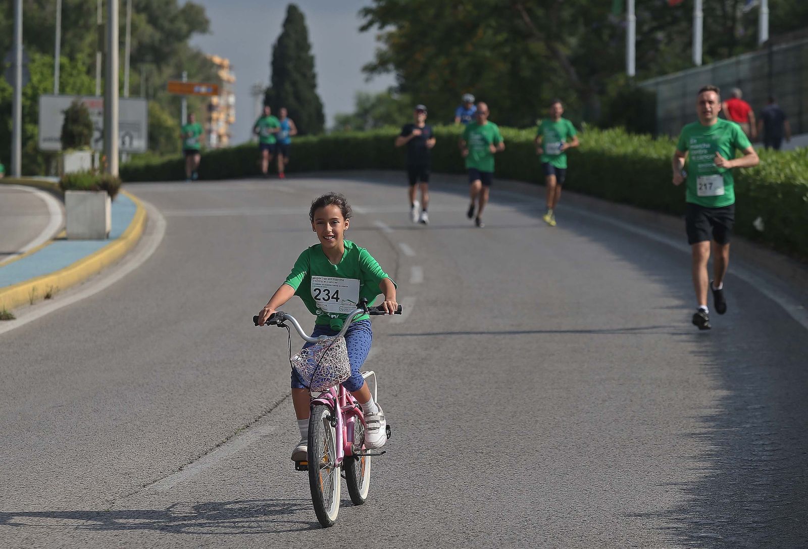 La II Carrera en marcha contra el cáncer celebrada en Algeciras, en imágenes.