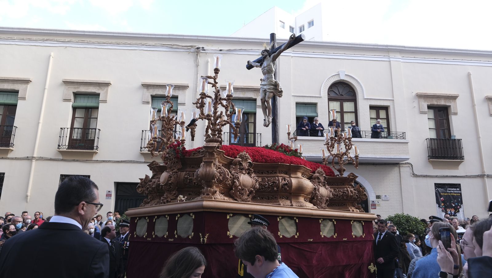 Procesión del Cristo del Amor en Almería, en imágenes