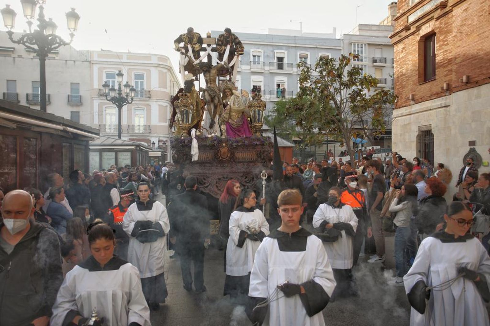 Las imágenes de la cofradía del Descendimiento en la Semana Santa de Cádiz 2022
