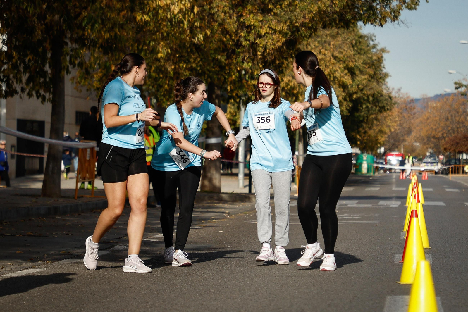 Las mejores imágenes de la Milla Solidaria del Barrio de la Cruz