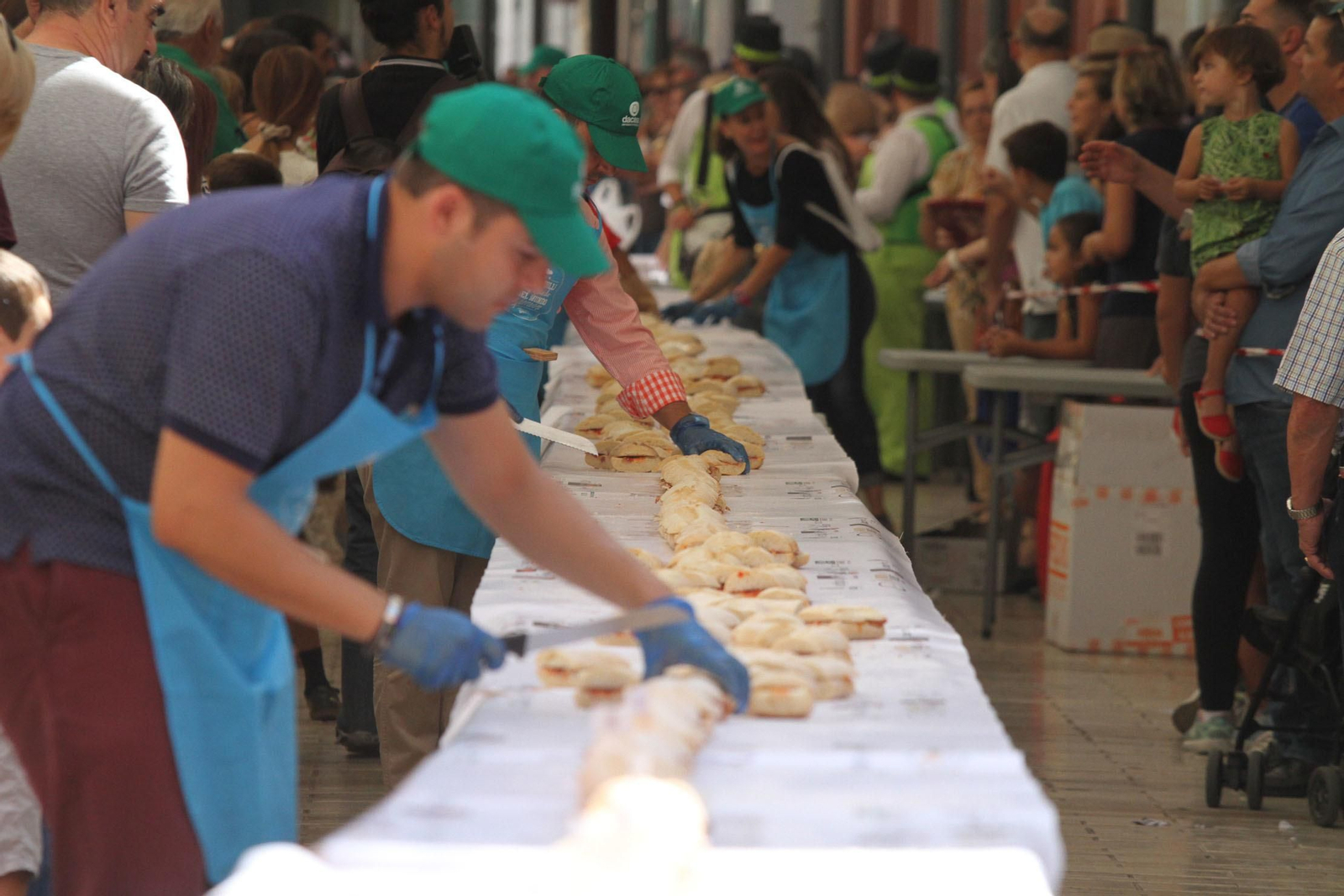 Record Guinnes del bocadillo de jamón mas grande del mundo, en Huelva