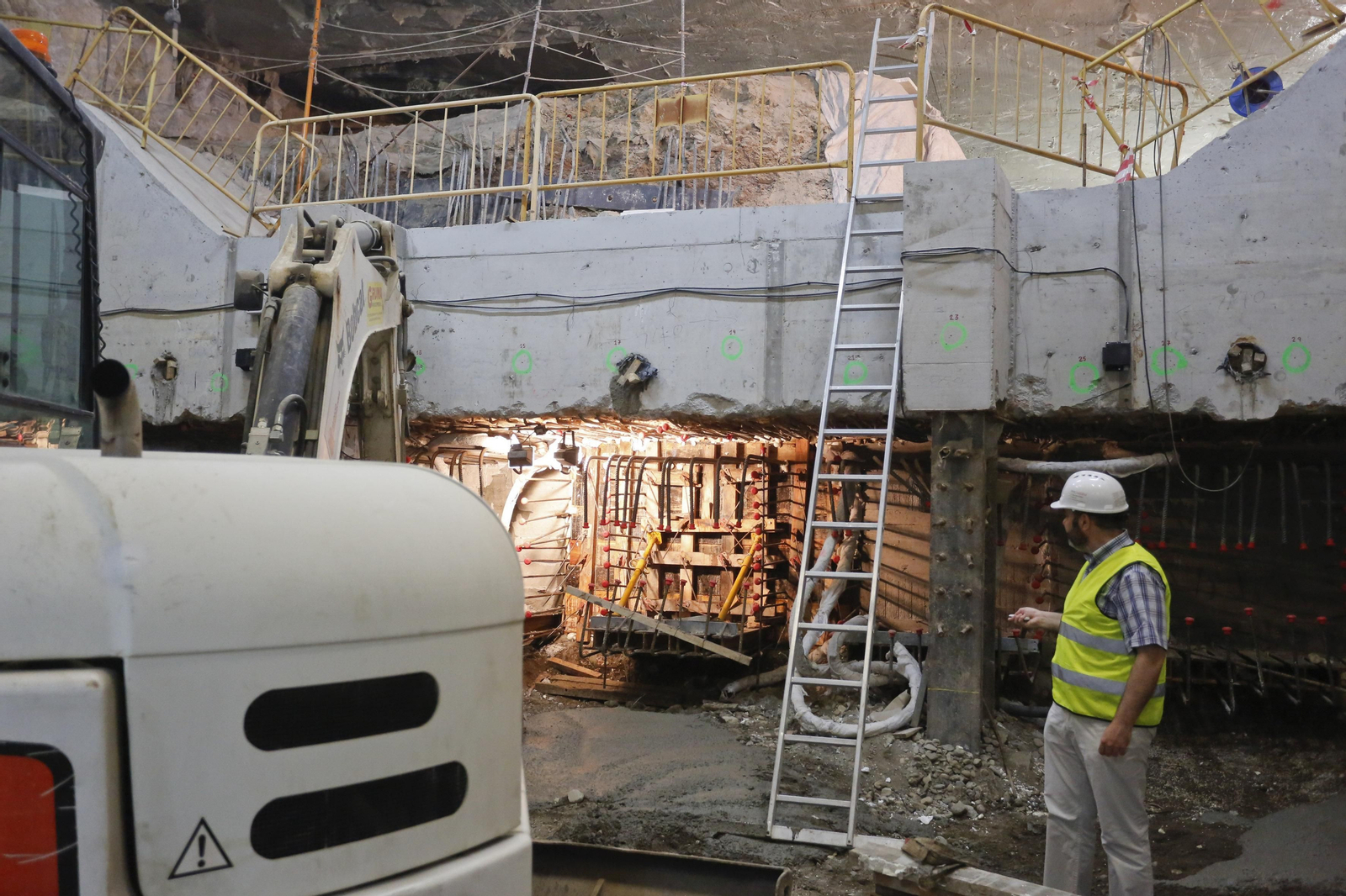 Restos de la muralla nazarí encontrados en el tramo del Metro de Callejones del Perchel.