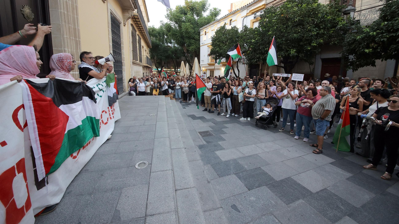 Cacerolada en Jerez para exigir la liberación de la flotilla de Gaza