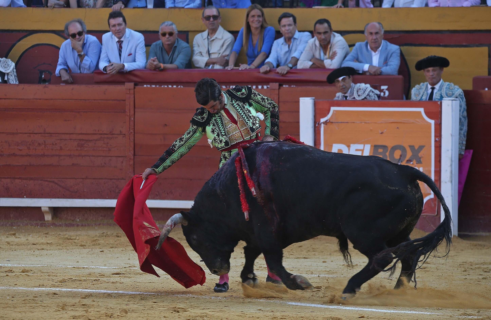 Fotos de la corrida del viernes de la Feria Taurina de Algeciras 2023: Morante de la Puebla, Emilio de Justo y David Galván